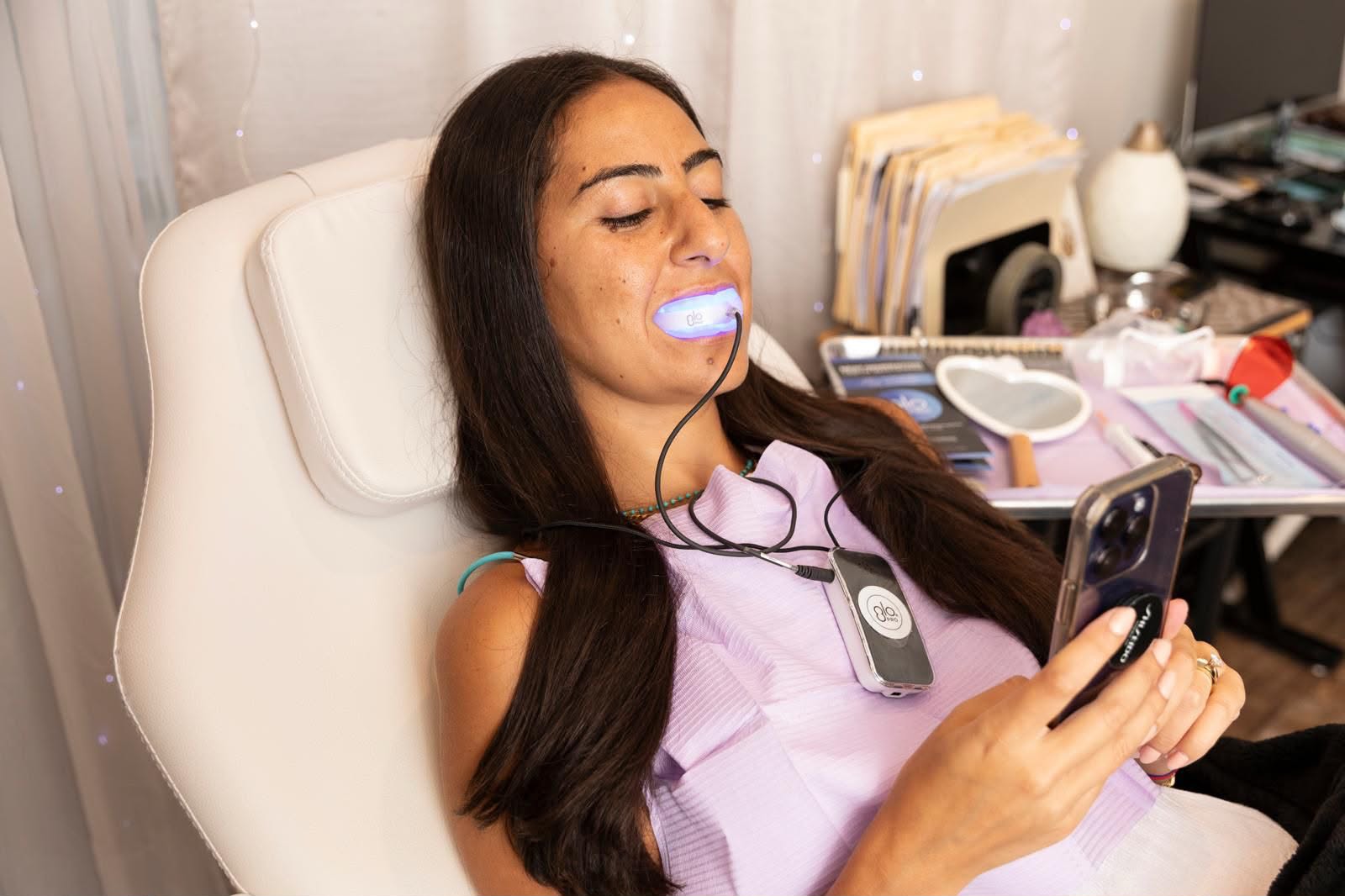 Comfortable Shine teeth whitening treatment appointment